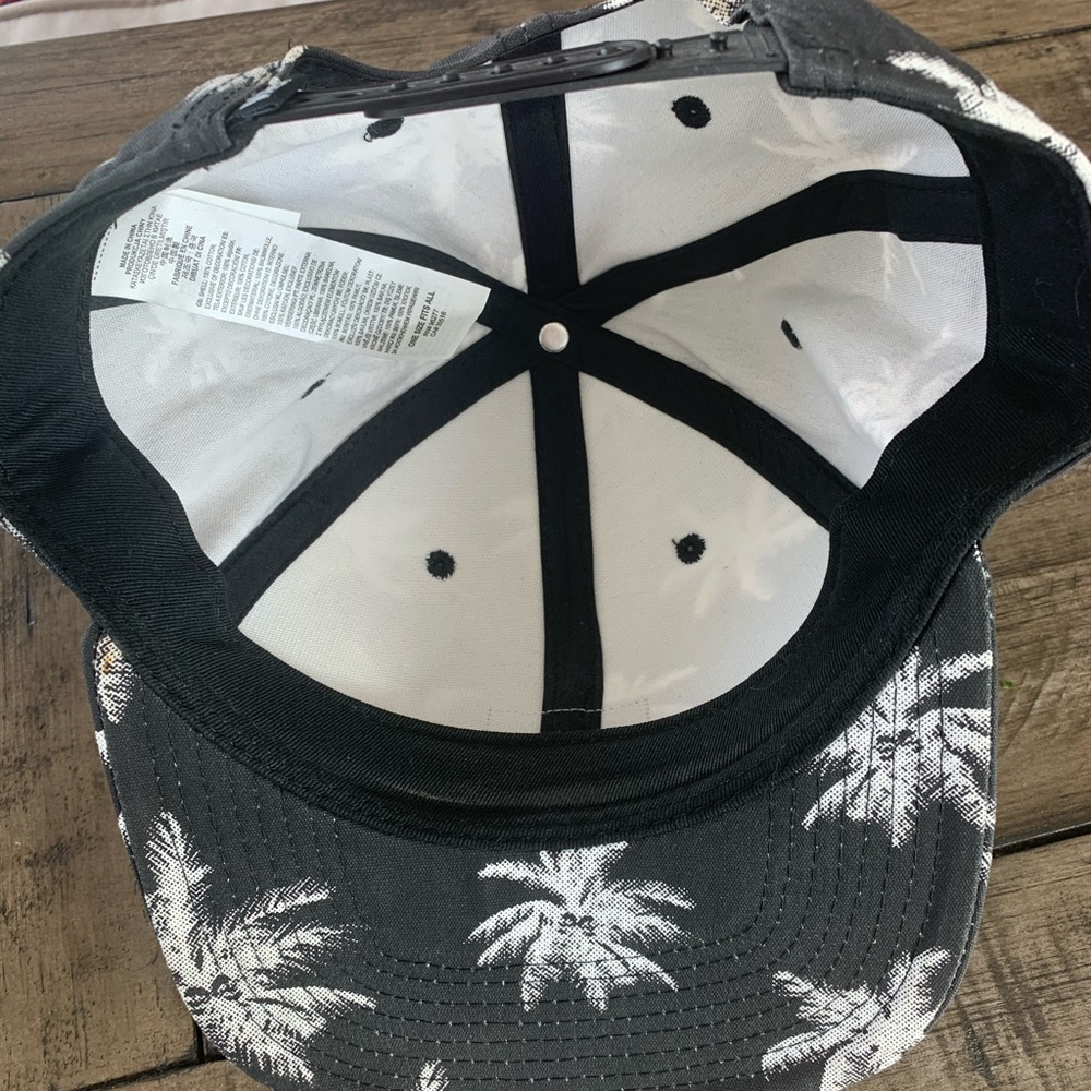 VANS snap back hat